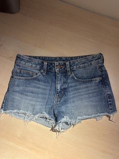 (Category: ) located in . Submitted by helloitselym (Listing ID 1425978799, Image 1). Description: .