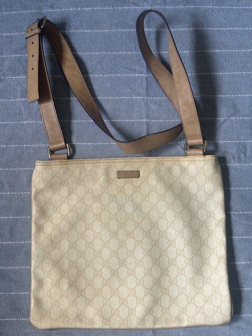 Gucci Crossbody Bag (Category: Luxury Bags & Wallets) located in Mandaluyong City. Submitted by marceditems (Listing ID 1425979679, Image 1). Description: Gucci crossbody bag Code readable With dustbag Callout is discoloration.