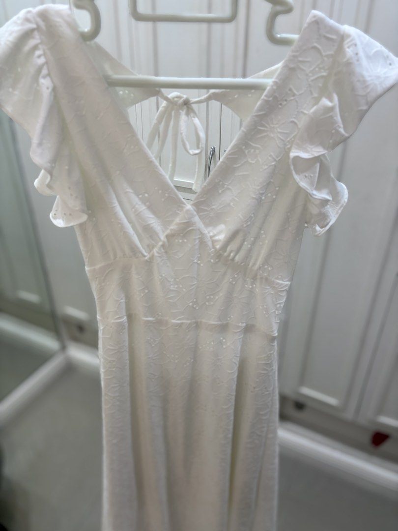 Hey Riley White Eyelet Dress (Category: Dresses) located in Manila. Submitted by harlem55 (Listing ID 1425903569, Image 3). Description: Brand new, retails for 1,400 (last 2 photos for reference) Pretty eyelet dress with thick fabric. never worn. bought for a baptismal but wore something else instead. .