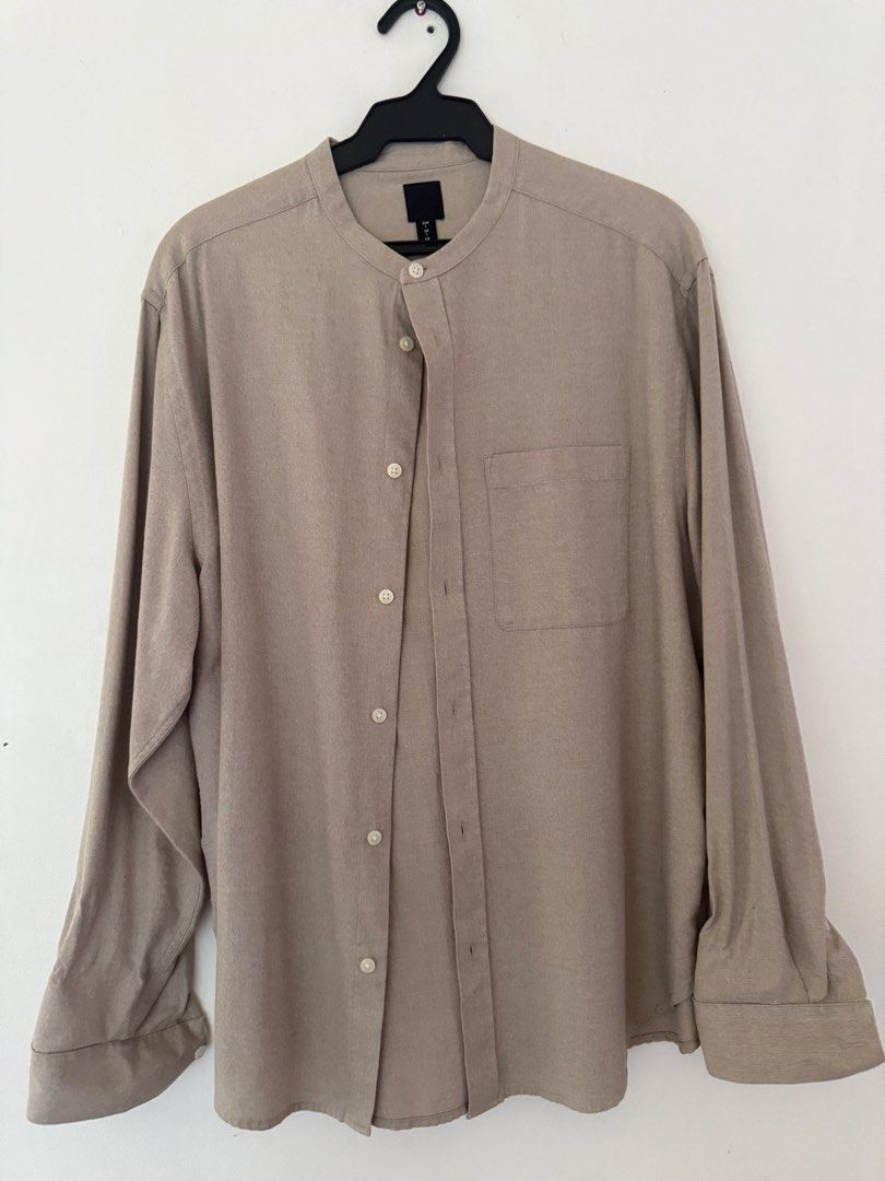 H&M Chinese collar Longsleeves (Category: Tshirts & Polo Shirts ) located in Cavite. Submitted by mojacky (Listing ID 1425972586, Image 1). Description: Used once.