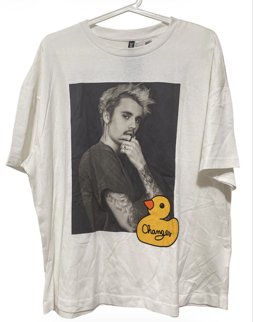 H&M Justin Bieber Changes Oversized Printed T-Shirt (Category: Tshirts & Polo Shirts ) located in Manila. Submitted by charmaaa (Listing ID 1425858725, Image 1). Description: Please note that this is part of my small Justin Bieber collection hence the price. Still with tag pa. May konting stain lang sa shoulder area (see photo) due to storage. .
