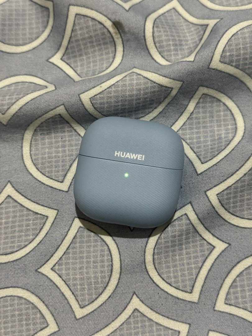 Huawei Earbuds FreeClip 2 (Category: Earphones) located in Cabuyao City. Submitted by briansager (Listing ID 1425969446, Image 2). Description: ONLY USED ONCE Doesnt come with box any more (accidentally threw it out).