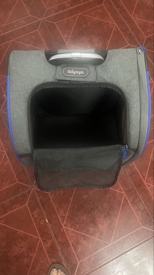 Ibiyaya Pet Trolley Backpack (Category: Homes & Other Pet Accessories) located in Manila. Submitted by bailey604 (Listing ID 1283187442, Image 3). Description: Opened but unused Rfs: wrong size Can be used for dogs or cats Sf c/o buyer Can do same day delivery.