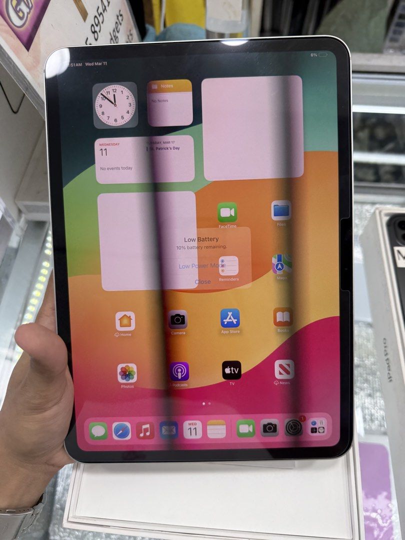 iPad Pro M4 11 inch 256gb Wifi (Category: iPad) located in Manila. Submitted by carimgadgets (Listing ID 1425978021, Image 2). Description: .