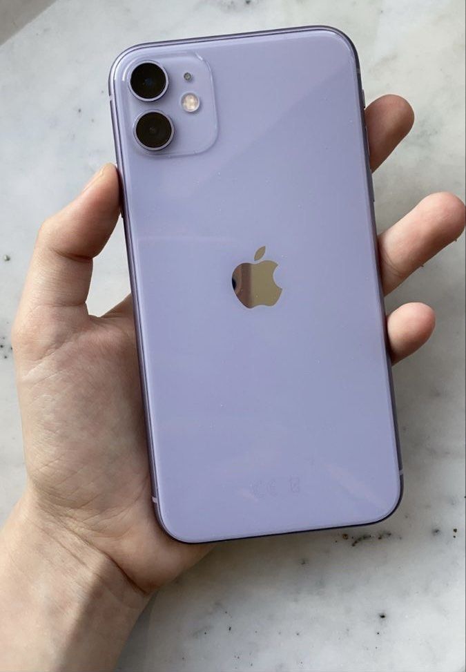 Iphone 11 128gb (Category: iPhone 11 Series) located in Pila. Submitted by kisses092898 (Listing ID 1425864806, Image 1). Description: Forsale no issue with charger 100 battery health 128gb nego 🩵.