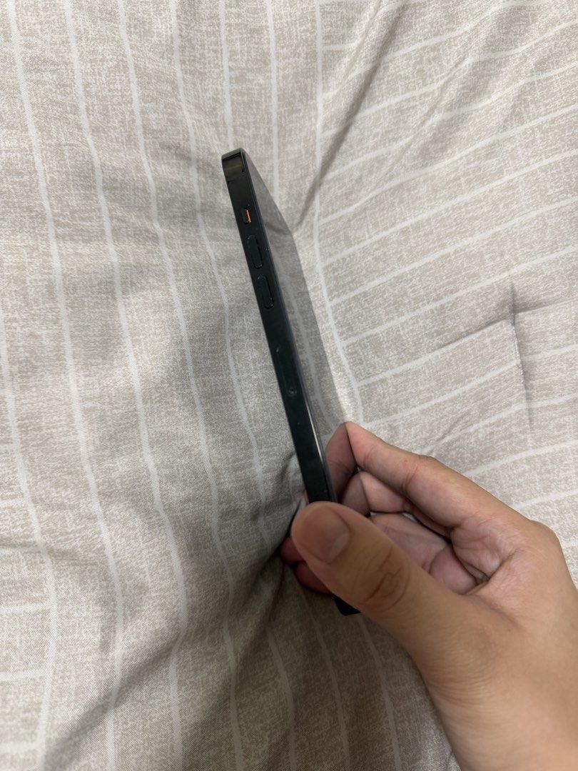 iPhone 14 PRO MAX 128GB Space Black (Category: iPhone 14 Series) located in Makati City. Submitted by mikamiiiii (Listing ID 1425999647, Image 1). Description: Iphone 14 Pro Max 128GB 86% battery health Lady-owned No issues, fully functional Openline, bought from Bahrain Negotiable Will give all cases Comes with box Can do video call for online transaction or meetup at moa SF will be covered by buyer if to be shipped via lalamove/grab RFS: Recent
