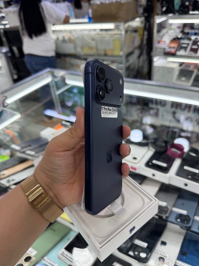 Iphone 17 Pro Max 256gb 99% batt FU NTC No issue All working RUSH (Category: iPhone 17 Series) located in San Juan City. Submitted by javedsgadgetshop (Listing ID 1425881987, Image 3). Description: INSTALLMENT OPTIONS : SPAY LATER / GGIVES / CREDIT CARD! WE BUY AND SELL SO PWEDE MAGBINTA OR SWAP ! Quick Specs : 14,500 💵 Iphone 17promax •256gb •NTC Variant •99% batt health •Factory Unlock •99% Smoothness •No hidden issue | No Repaired •100% Authe