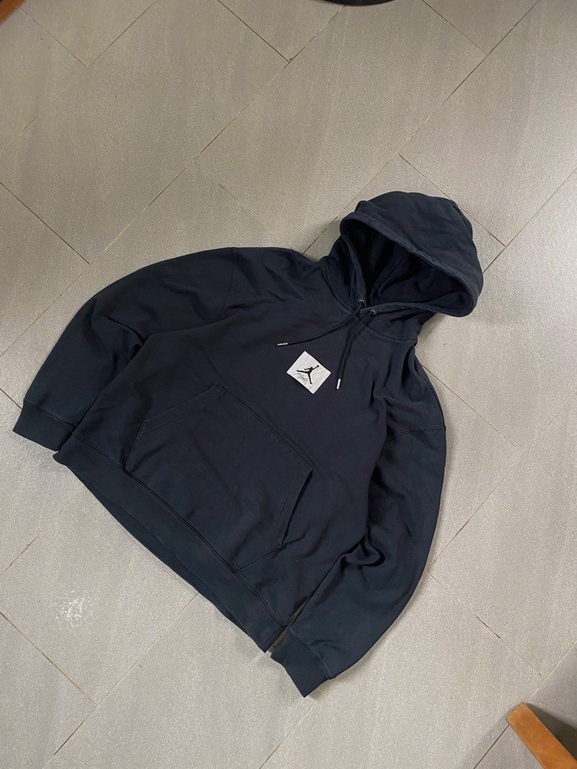 Jordan Center logoHoodie (Category: Hoodies) located in Digos. Submitted by thriftflexph (Listing ID 1425893910, Image 2). Description: Size&Dimes:25/27.5 Color&Condi:8.5/10 or better issue:Sign of usage pero super presentable DM for more information 🫶 Items are all thrifted/Handpicked Can ship nationwide🇵🇭 Add Shipping Fee ✈️🎁.