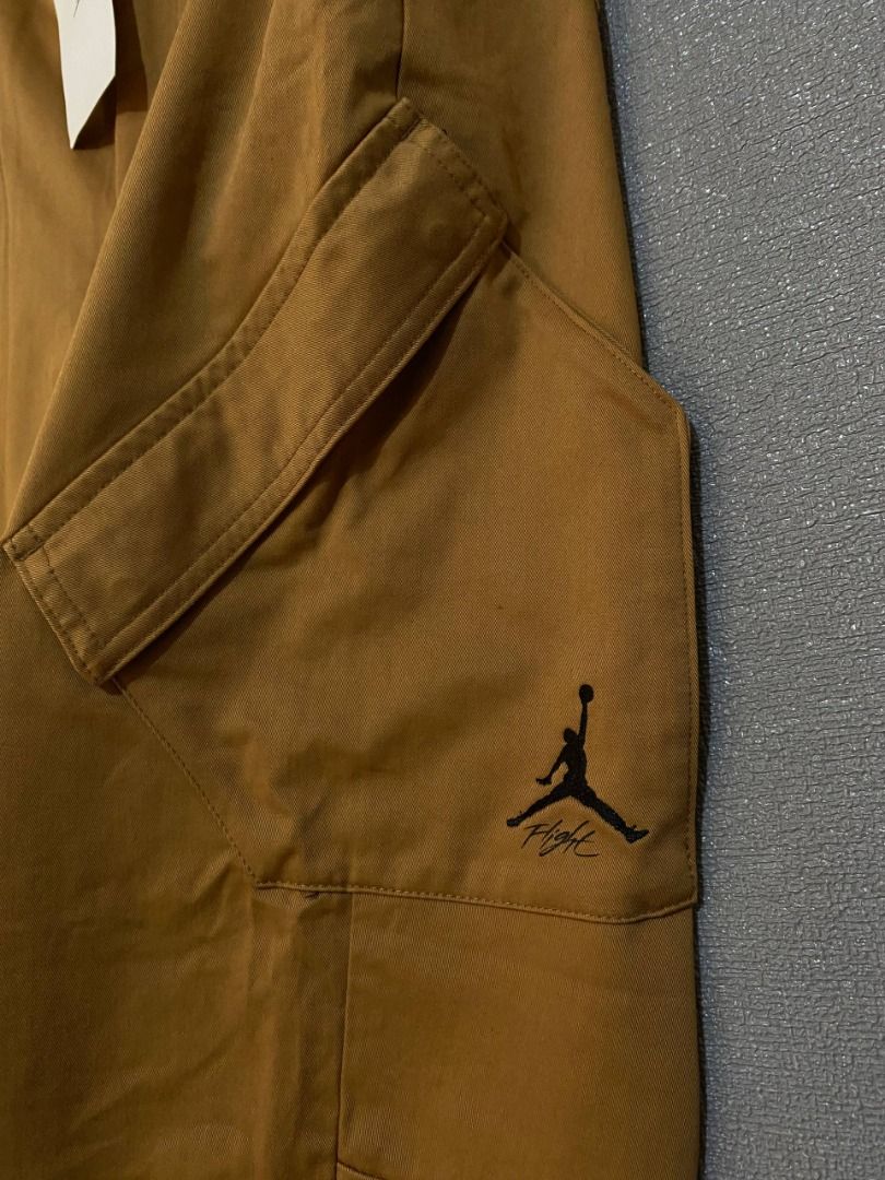 Jordan Essentials Chicago Cargo Pants (Category: Trousers) located in Antipolo. Submitted by mogulcollective (Listing ID 1425839440, Image 3). Description: Jordan Essentials Chicago Cargo Pants Authentic Brand new with hangtag XL on tag Waist - 36-40 Length - 42 Leg Opening - 9 (adjustable) .