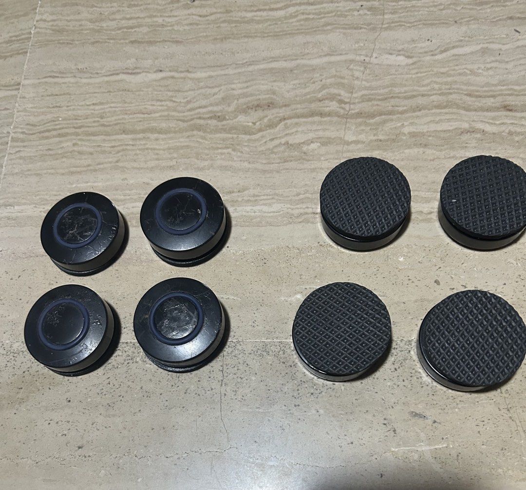 Kripton isolators (Category: Portable Audio Accessories) located in Singapore. Submitted by mikkosea (Listing ID 1425903151, Image 2). Description: Made in Japan For vibration control Put under speakers or dac or transport Or turntable .