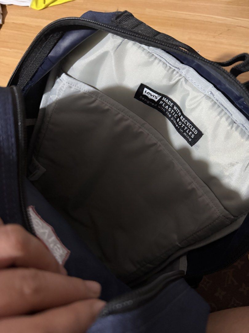 Levi's Navy Backpack (Category: Backpacks) located in Cebu City. Submitted by sultrychicmary (Listing ID 1425858440, Image 2). Description: brandnew condition used once only has laptop compartment 📌1st to pay gets the item RFS : decluttering.