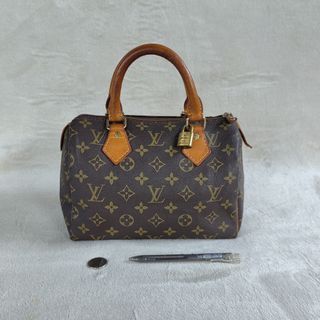 (Category: ) located in . Submitted by yorcollections (Listing ID 1425856890, Image 1). Description: .