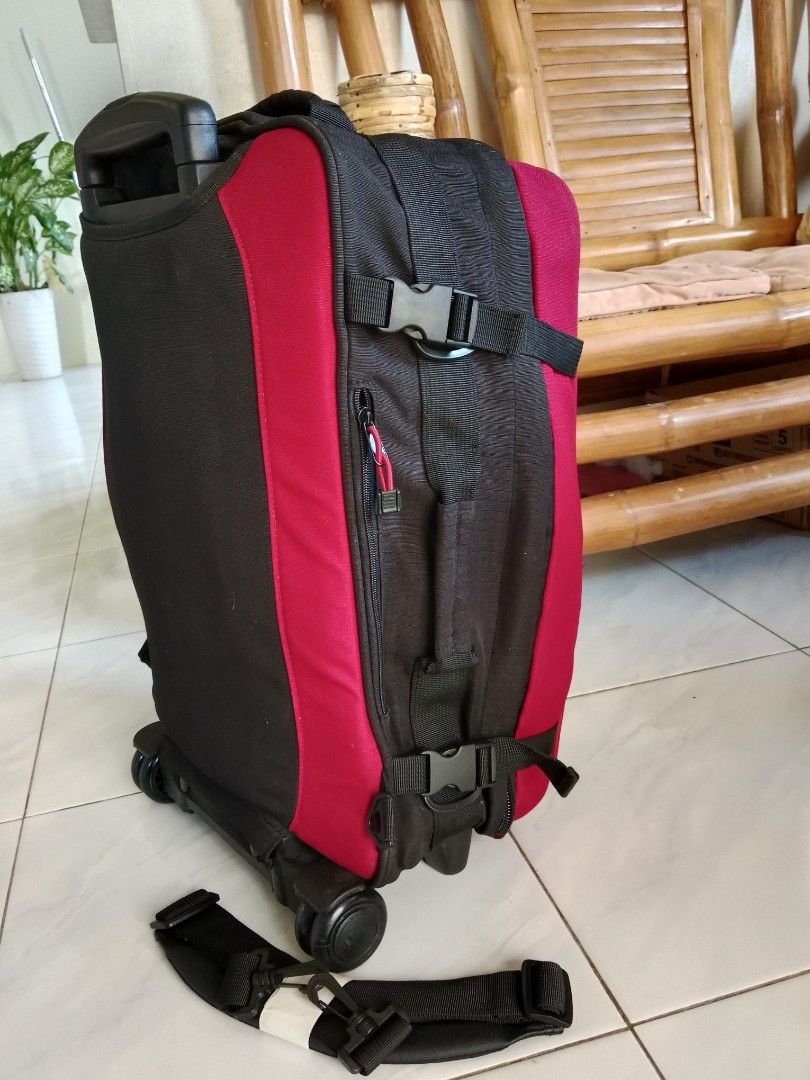 Luggage Dunlop (Category: Luggage) located in Polangui. Submitted by cornerbags_shoes (Listing ID 1425899062, Image 2). Description: Dunlop Luggage Made in China authenticity not guaranteed. can be carried as luggage. can be carried as a backpack. can be hand carried. with unused sling.