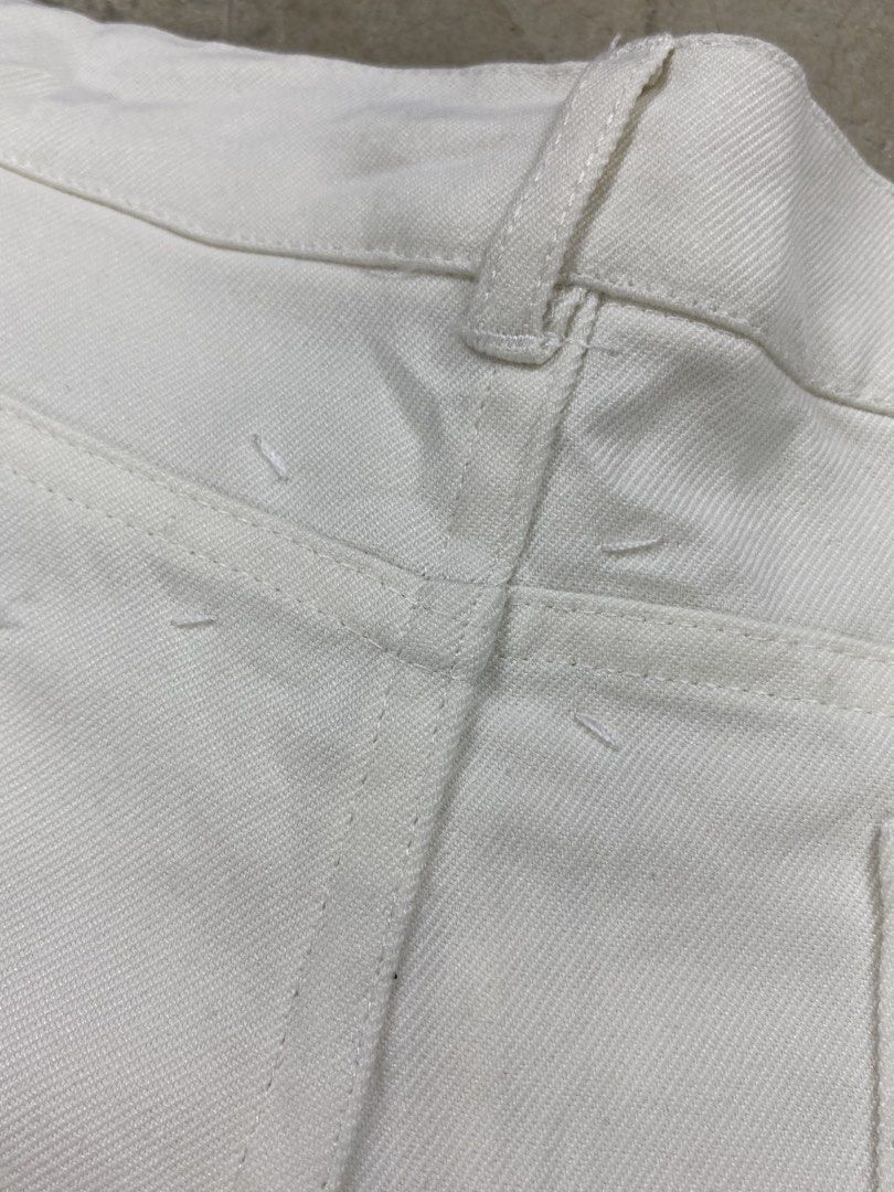 Maison Margiela Flared Trousers Line 14 (Category: Trousers) located in Baguio. Submitted by the_gunstore (Listing ID 1425927557, Image 3). Description: Condition:Great Size tagged:50 Waistline:18 Thigh:13 Length:44 Leg opening:9.5 Read the description and check all photos carefully before buying strictly no cancellations and no refund You can also have it checked if it’s legit or off. We’ll include the issues and damages in the photos if there’s