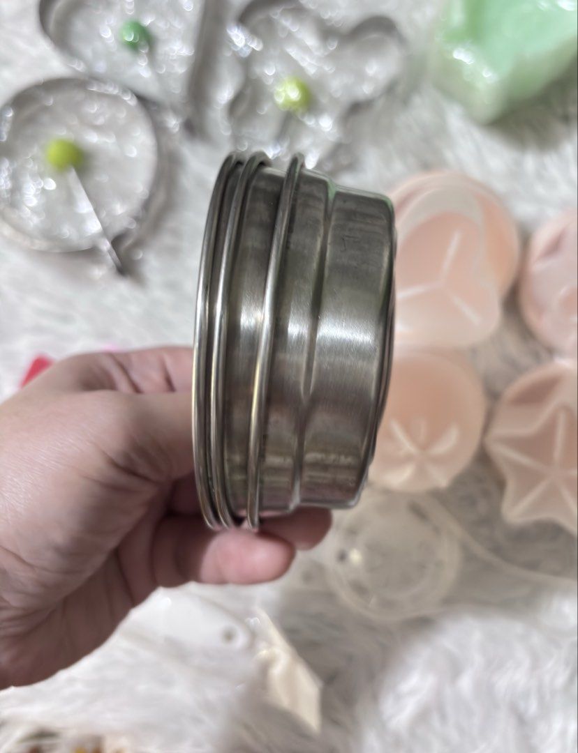 Molder Set, Brush & Spatula (Category: Bakeware) located in Paranaque City. Submitted by dalle_closet (Listing ID 1425888242, Image 3). Description: For take all only .