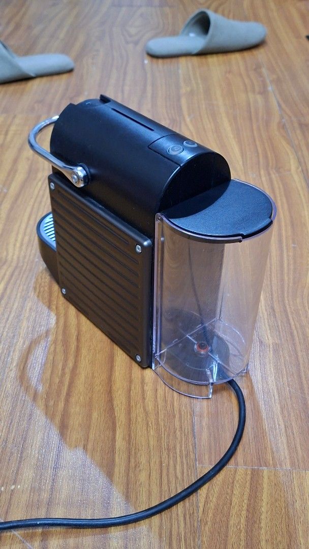 Nespresso Pixie Coffee Maker Capsule (Category: Other Home Appliances) located in Quezon City. Submitted by fka_bankroll77 (Listing ID 1425951240, Image 2). Description: Still working selling for 11k SRP is 17500 capsules nalang kulang eastwood loc.