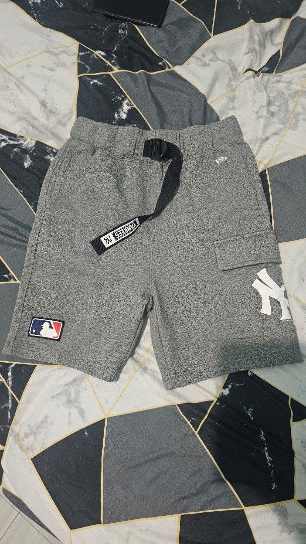 New era x genuine merchandise (Category: Shorts) located in Manila. Submitted by yanggoonz (Listing ID 1425949422, Image 1). Description: new era x gen merchandise ganda neto parang wool ung tela NY yankees size small width: 28-32 length:19 Good as bnew .