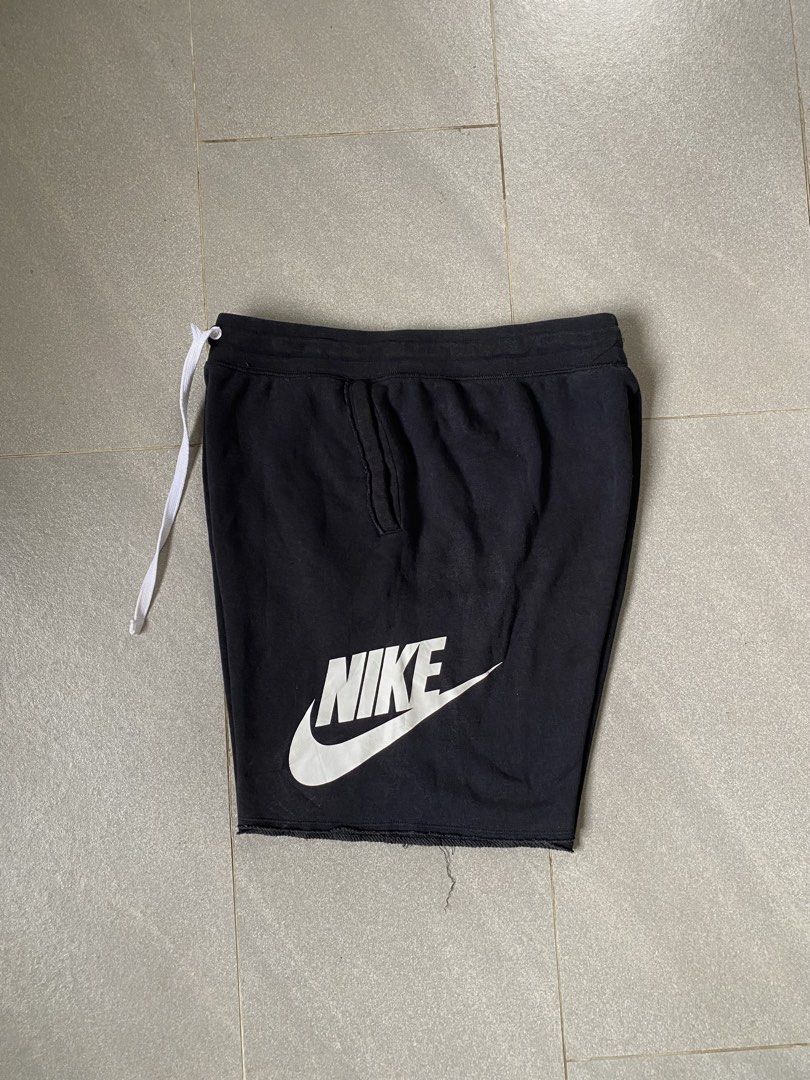 NIKE ALUMNI SHORTS (Category: Shorts) located in Digos. Submitted by thriftflexph (Listing ID 1425894850, Image 1). Description: Size&Dimes: Color&Condi:8.5/10 or better issue:color rate lg pero super presentable DM for more information 🫶 Items are all thrifted/Handpicked Can ship nationwide🇵🇭 Add Shipping Fee ✈️🎁.