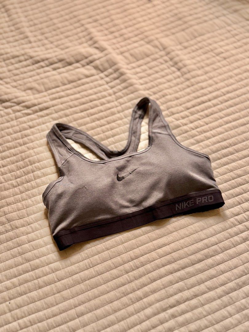 Nike Pro Sports Bra (Category: Activewear) located in Bacolod City. Submitted by bebeanka (Listing ID 1425962087, Image 1). Description: Large but can fit even medium body frame.