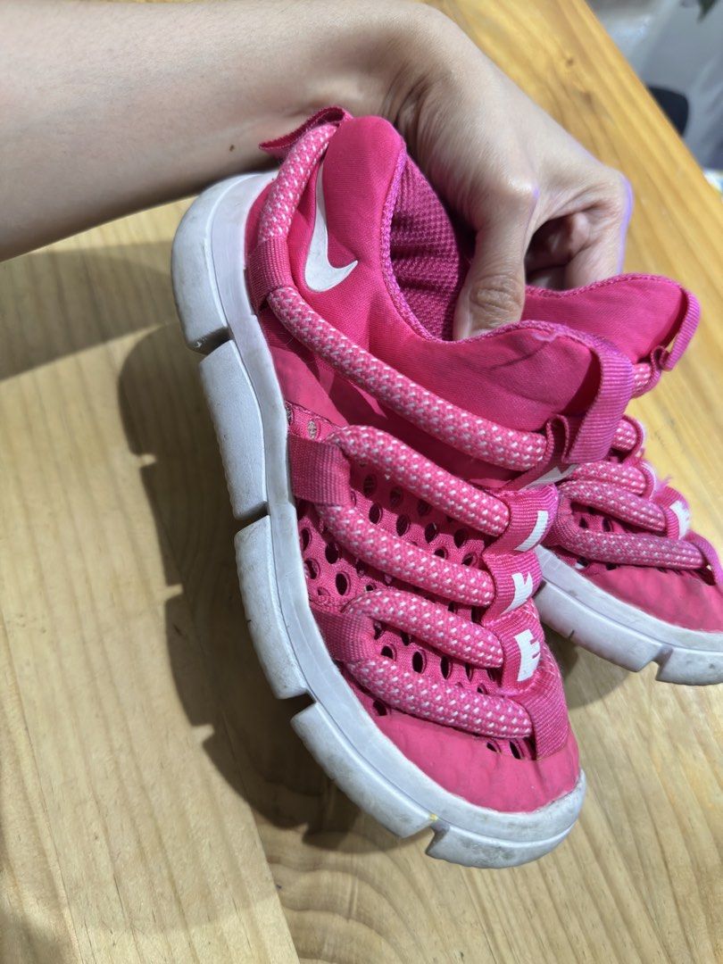 Nike slip-on shoes (Category: Babies & Kids Fashion) located in Mandaluyong City. Submitted by trizia1002 (Listing ID 1425987342, Image 2). Description: 19cm Breathable and easy to wear. Super kid friendly..