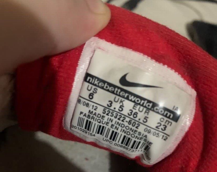 nike victoria red sneakerss (Category: Sneakers) located in Manila. Submitted by icqnic (Listing ID 1425881869, Image 3). Description: selling as is payment first via g plus sf no returns no major flaw, may kailangan lng idikit ng konti sa harap color is still vibrant not in use anymore.