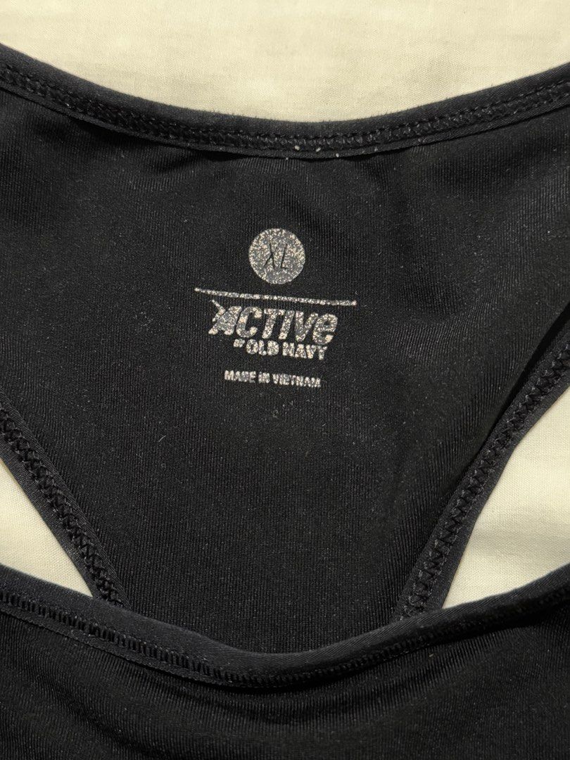 Old Navy Black Sports Bra (Category: Activewear) located in Manila. Submitted by blueeeee08 (Listing ID 1425964018, Image 2). Description: - Authentic Old Navy - Wireless bra - Tag slightly erased - XL on tag but can fit 2XL 📍Cavite 📦Lalamove/JNT.