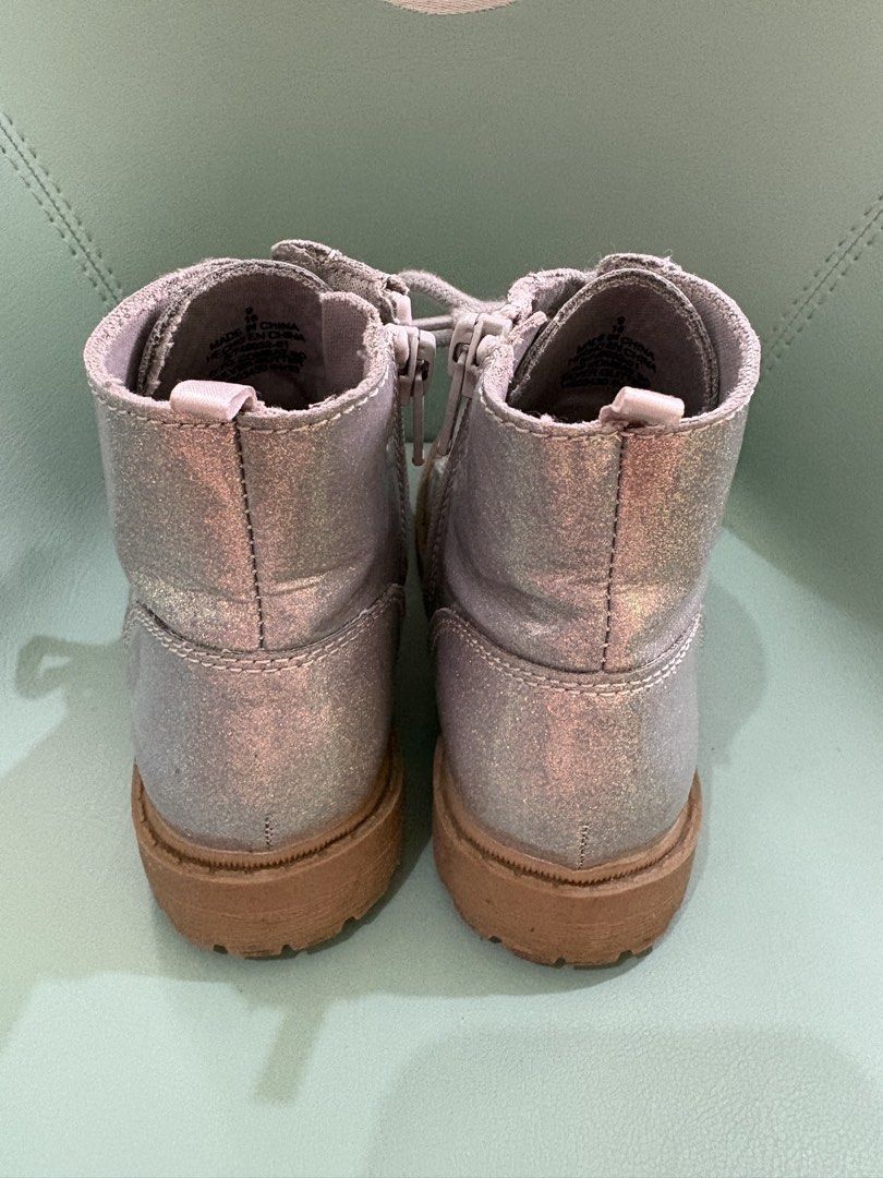 Old Navy Shiny Faux Leather Side Zip Combat (Category: Babies & Kids Fashion) located in Marilao. Submitted by chambill (Listing ID 1425839762, Image 2). Description: Old Navy Shiny Faux Leather Side Zip Combat US 9 Like new to EUC.