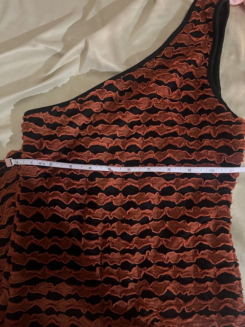 One Shoulder Bodycon Dress (Category: Dresses) located in Manila. Submitted by msmarison (Listing ID 1425912506, Image 2). Description: 🌷 Decluttering 🌷 One Shoulder Bodycon Dress • Size: XS-S (The fabric is stretchy) 📍 Location: Lipa, Batangas 📦 Shipping: Available via J&T Express Note: Personally used; used once sa event. 💌 Interested? Send me a DM here or on IG: @msmarison (black top profile). .
