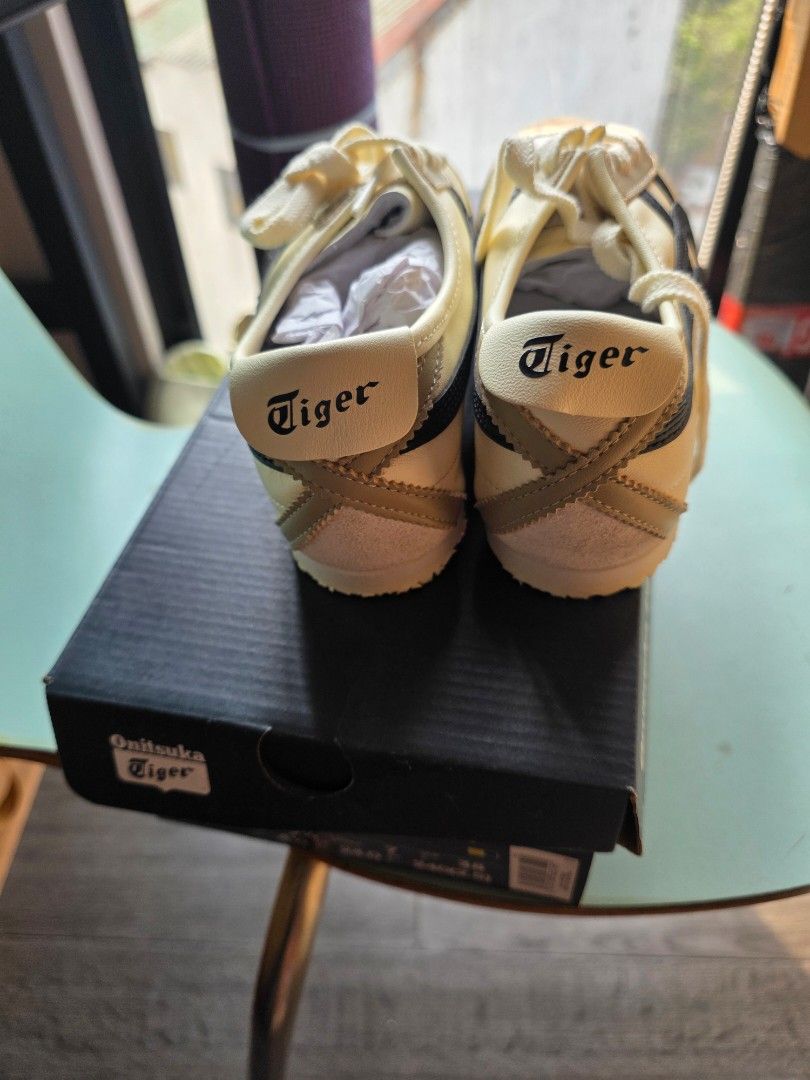 Onitsuka Tiger Mexico 66 Unisex (Category: Sneakers) located in Manila. Submitted by jinniecake (Listing ID 1425911279, Image 3). Description: Onitsuka Tiger Mexico 66 Ivory Black Size: US 7, Eur 8 (see pic) Bought from Japan last Feb 2025 With minimal marks on the suede area. See picture. Brand new RFS: Have other shoes na mas pinipick ko for daily use..
