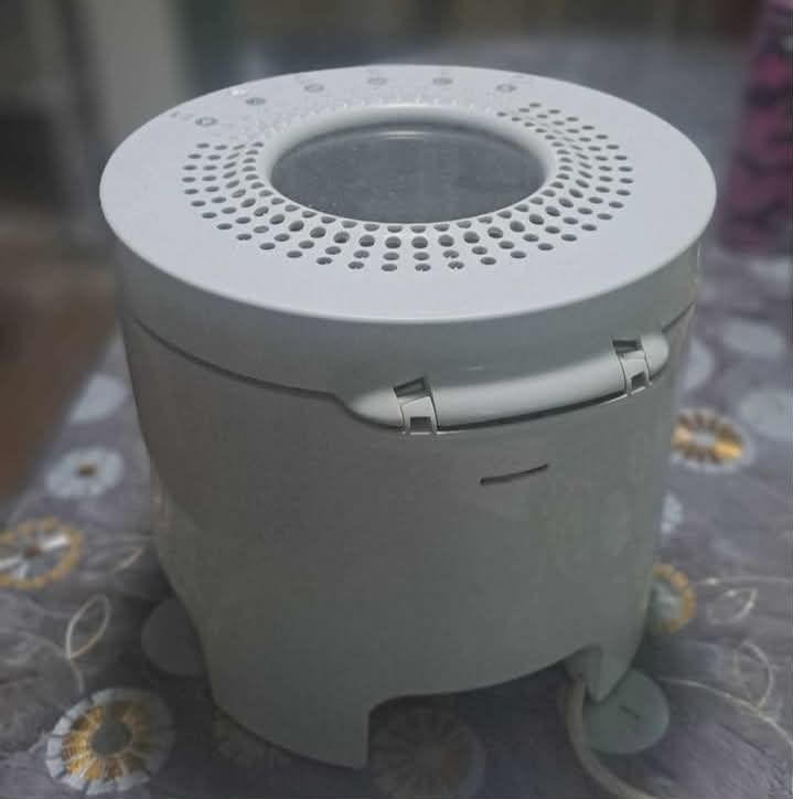 Original Kenwood Deep Fryer (Category: Fryers) located in Marikina City. Submitted by linvmacayan (Listing ID 1425920936, Image 2). Description: Original Kenwood Deep Fryer 1kg Capacity 9.5/10. Makinis. No discoloration or issue 1x lng nagamit Fortune, Marikina.