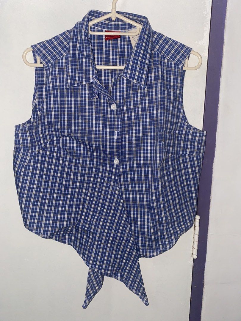 Palmetto's Plaid Sleeveless Top - Medium (Category: Sleeveless) located in Mandaluyong City. Submitted by van68 (Listing ID 1425835955, Image 1). Description: Brand: Palmetto’s Size: S Length: 17” - Fits up to 36” bust - Breathable cotton fabric 📍Mandaluyong city 📍Can meetup in any MRT station during weekends.