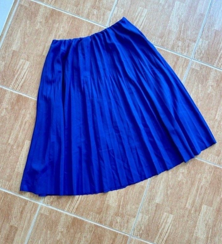 Plains and Prints blue skirt (Category: Skirts) located in Bulacan. Submitted by lexibau (Listing ID 1425841247, Image 1). Description: .