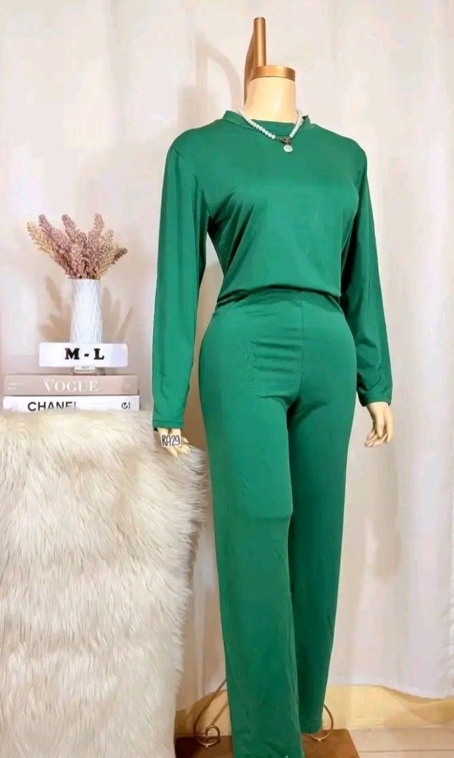 plains and prints green jumpsuit (Category: Jumpsuits) located in Bulacan. Submitted by lexibau (Listing ID 1425840269, Image 1). Description: .