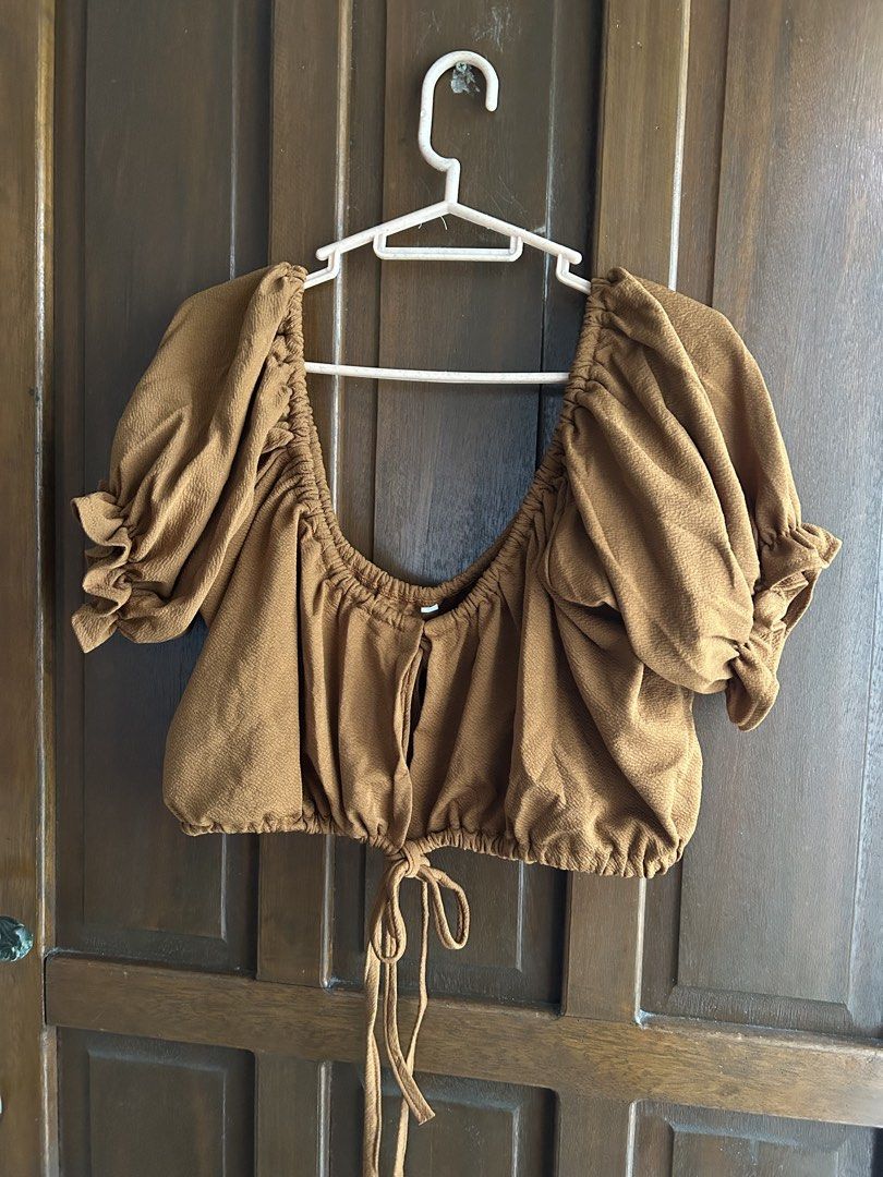 PLUS SIZE PRELOVED CLOTHES: Brown casual coordinates (Category: Sets or Coordinates) located in Paranaque City. Submitted by dahlias_shop18 (Listing ID 1425988466, Image 2). Description: PLUS SIZE PRELOVED CLOTHES: Brown casual coordinates ₱200 Almost new. Once used. Kasya both XL to XXL. Super duper stretchy kasi dahil may tali sa unahan (upper) and sa palda adjustable length dahil rin sa tali (lower) Sa orange app ko sya binili pero matagal na: