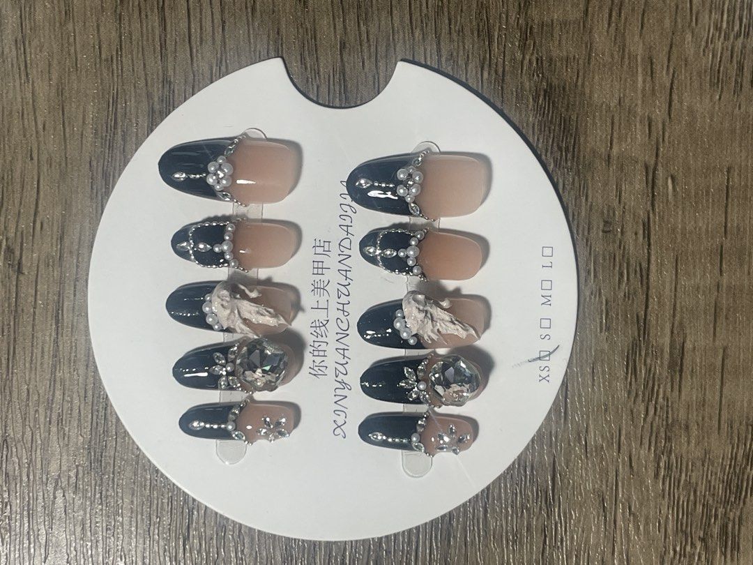 Press on Nail (individual pics) pt.1 (Category: Hands & Nails) located in Manila. Submitted by mjnlla (Listing ID 1425836579, Image 1). Description: .