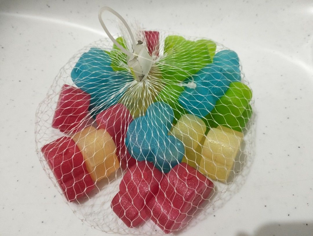 Reusable plastic Ice Cubes (Category: Water Bottles & Tumblers) located in Baguio. Submitted by toys_of_yesteryear (Listing ID 1425972471, Image 3). Description: .
