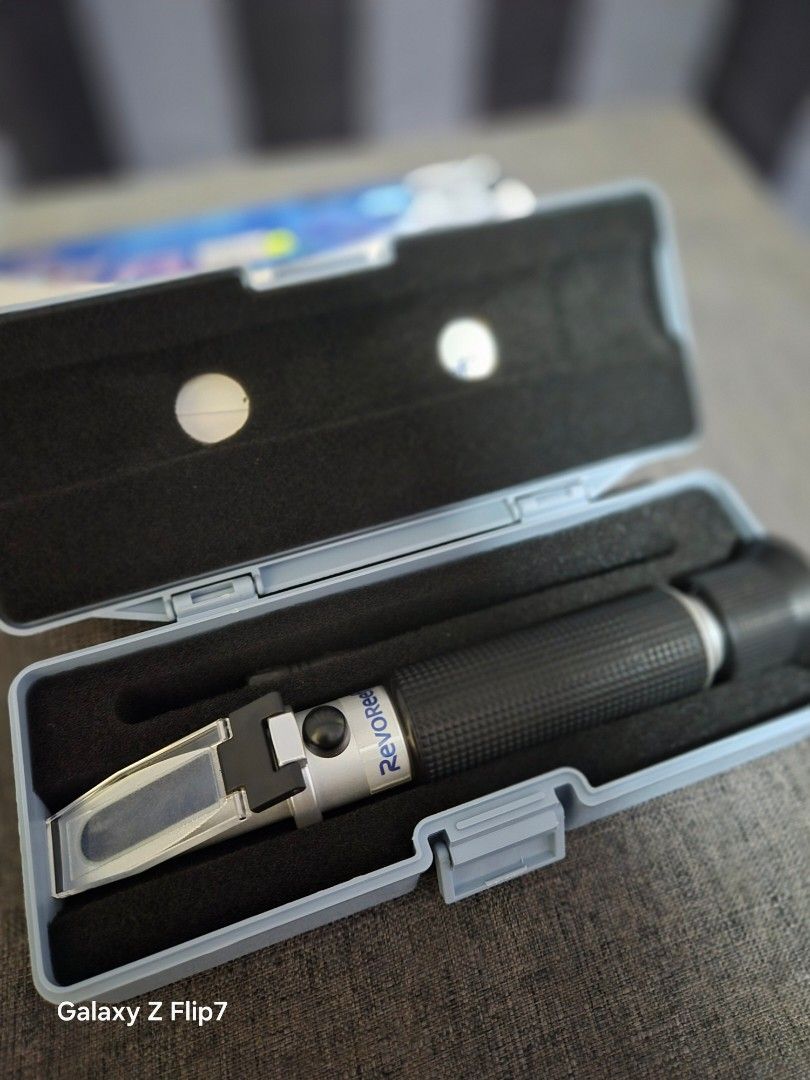 RevoReef Refractometer (Category: Homes & Other Pet Accessories) located in Singapore. Submitted by 84653 (Listing ID 1425947338, Image 2). Description: salinity readings rfs: upgraded .