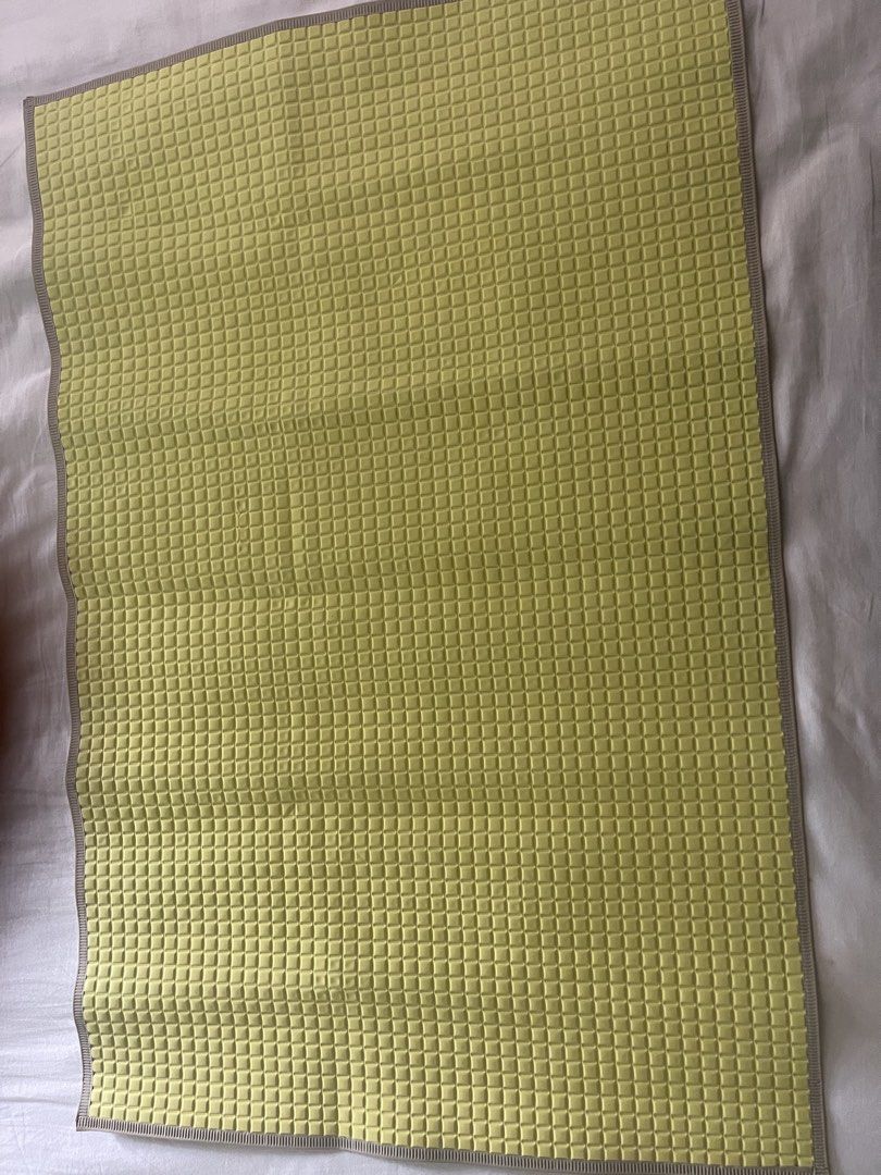Rubber Changing mat 90/60 (Category: Changing Mats & Accessories) located in Pasig City. Submitted by gel14 (Listing ID 1425915772, Image 1). Description: Bebeta brand Rubber changing diaper mat Bought for 800. Selling for 300. Never used. .