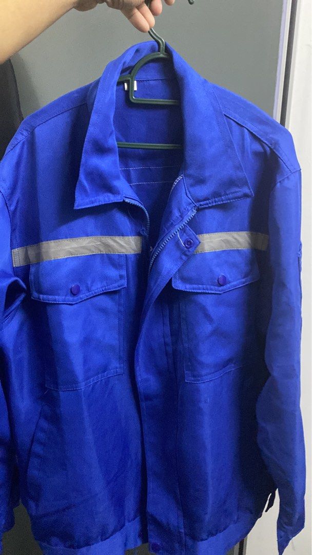 Safety Jacket (Category: Coats, Jackets and Outerwear) located in Shah Alam. Submitted by shahzhimself (Listing ID 1425908946, Image 1). Description: .