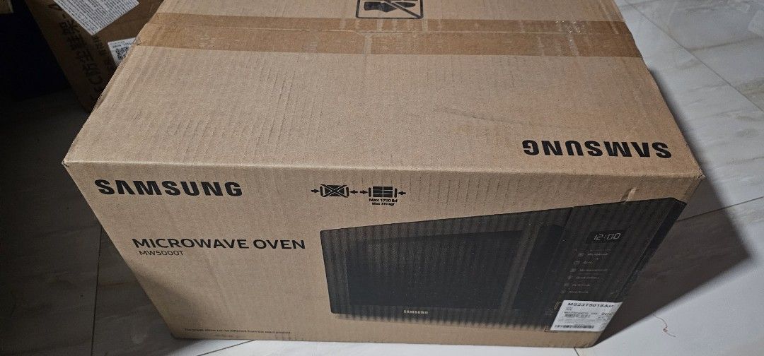 Samsung Microwave Oven MW5000T (Category: Cookers) located in Manila. Submitted by fien214 (Listing ID 1425954045, Image 1). Description: Originally Php 6950 Brand New Unopened Samsung Microwave Oven RFS: I still have 2 more microwave at home and I received a new one..