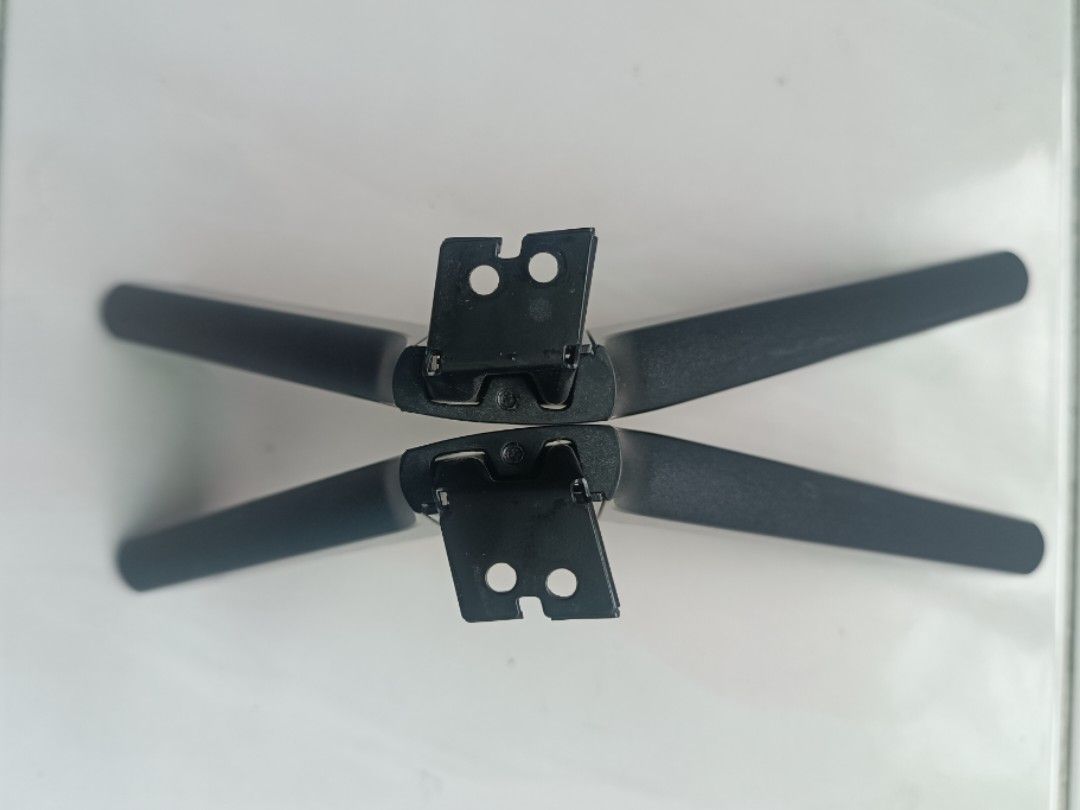 Sharp Tv Stand (Category: TV Parts & Accessories) located in Puchong. Submitted by bosco24 (Listing ID 1425864413, Image 3). Description: For Model 2T-C42BG1X and similar series. with screw No return No refund No exchange.