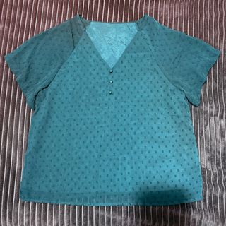(Category: ) located in . Submitted by declutteredcloset_ (Listing ID 1426003359, Image 1). Description: .
