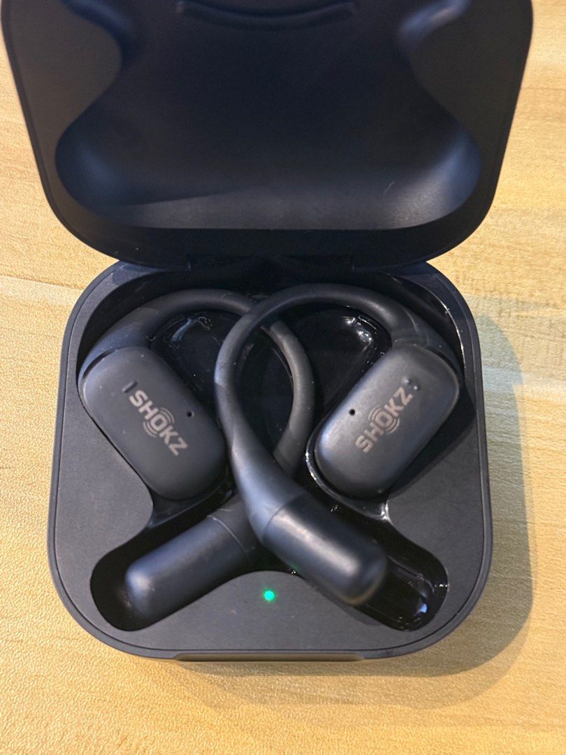 Shokz Openfit Wireless Earphones (Category: Earphones) located in Quezon City. Submitted by saidrickk (Listing ID 1425855197, Image 2). Description: Shokz Openfit Used but in very good condition Charging case and earphones only Srp 10,990 selling it for only 5000.