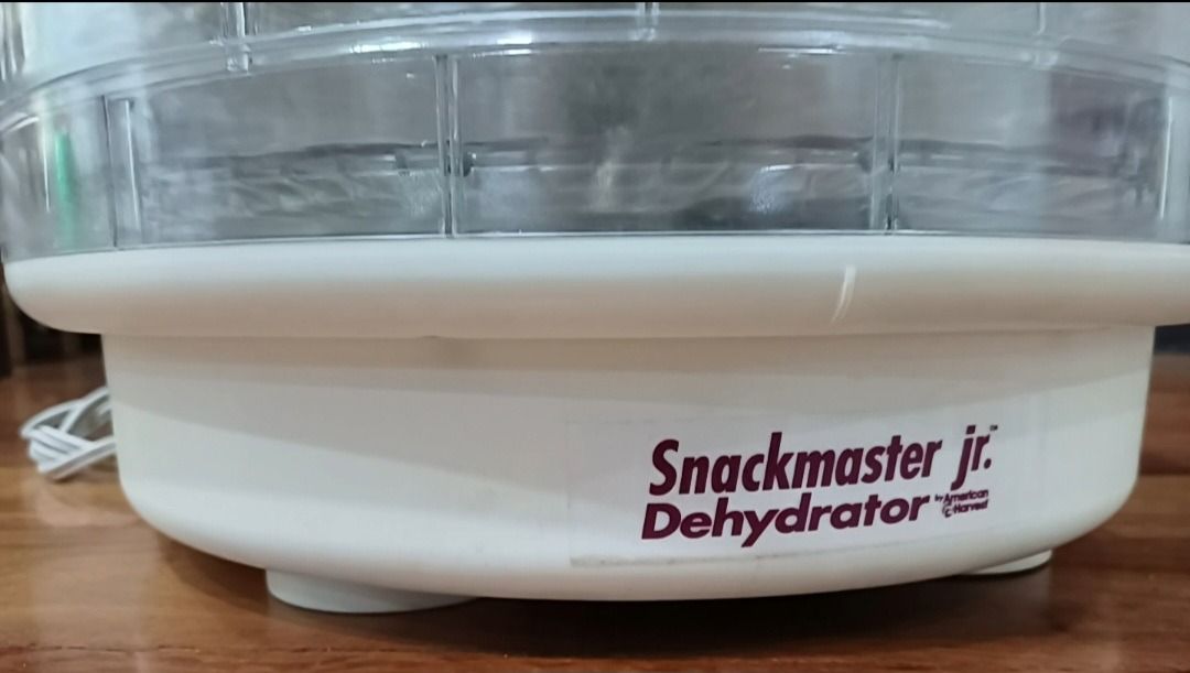 Snackmaster Jr. Dehydrator (110V) (Category: Other Kitchenware & Tableware) located in Quezon City. Submitted by CraftsItemsCleanUpSale (Listing ID 1425976592, Image 3). Description: [Decluttering Sale] Snackmaster Jr. Dehydrator Food Dehydrator Model FD-20 Volts 120, 60Hz Watts 300 (with original box) American Harvest S/N: 79DZG105909 *Please read: Items Clean Up Sale Please chat with me for any questions or for more photos. Items are sold as is
