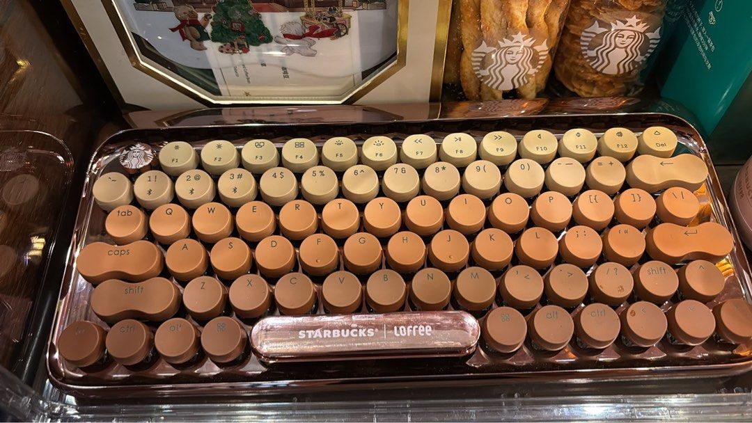 Starbucks x Lofree Retro Keyboard439434271345889281