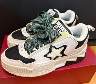 （分類：）位於 。 由 sneakerfans_ 提交（商品編號 1425913275，圖片 1）。簡介： 。