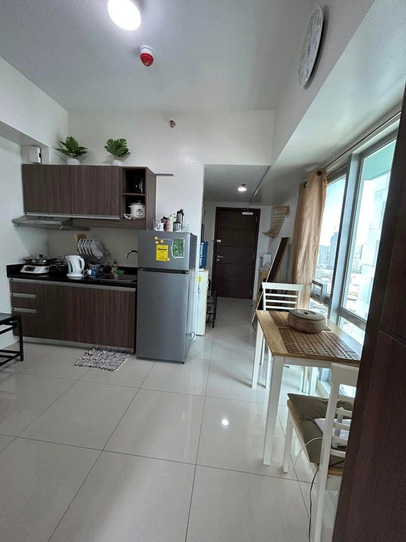 Studio Unit Olive Place in Mandaluyong (Category: Apartments & Condos) located in Makati City. Submitted by mayangqoh05 (Listing ID 1426003534, Image 2). Description: FOR RENT 1 BR STUDIO FLEX THE OLIVE PLACE by DataLand, Inc. 📍Location: 407 Shaw Blvd. Brgy Addition Hills Mandaluyong City. ✅ In front of Dumlao Gym and beside Emar Suites/Pag-ibig Building) ✅ near Shaw Center Mall, Toyota Shaw, Puregold shaw, SNR, SM Cherry ✅ Few minutes away from