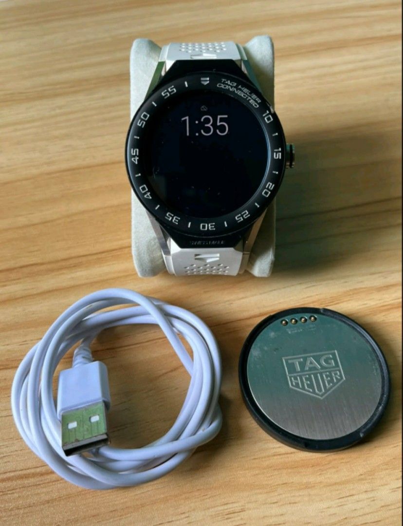 TAGHEUER CONNECTED MODULAR (Category: Luxury Watches) located in Makati City. Submitted by martin.cassandra.131221 (Listing ID 1425958630, Image 1). Description: Tagheuer Connected Modular 45mm Titanium Smart Watch ALL Working ALL Orig Open For Authentication💯 With Charger and Presentation Box Only Condition 9.5/10 PM ME INTERESTED SURE BUYER⌚.