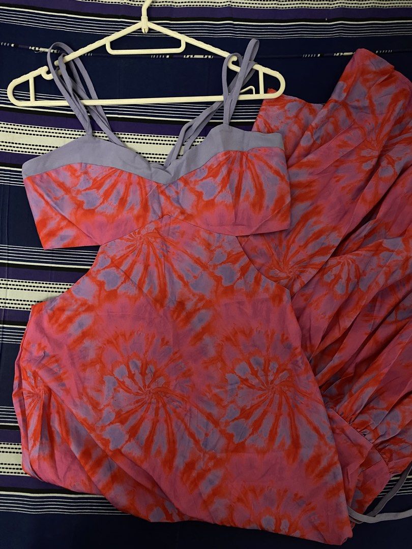Tie dye cut out maxi dress M (Category: Sets or Coordinates) located in Mandaluyong City. Submitted by van68 (Listing ID 1425836333, Image 2). Description: Brand: Dress Size: M Length: 47” Waistline: 29” - Smooth fabric material - Tie at the back - Layered skirt part 📍Mandaluyong city 📍Can meetup in any MRT station during weekends.