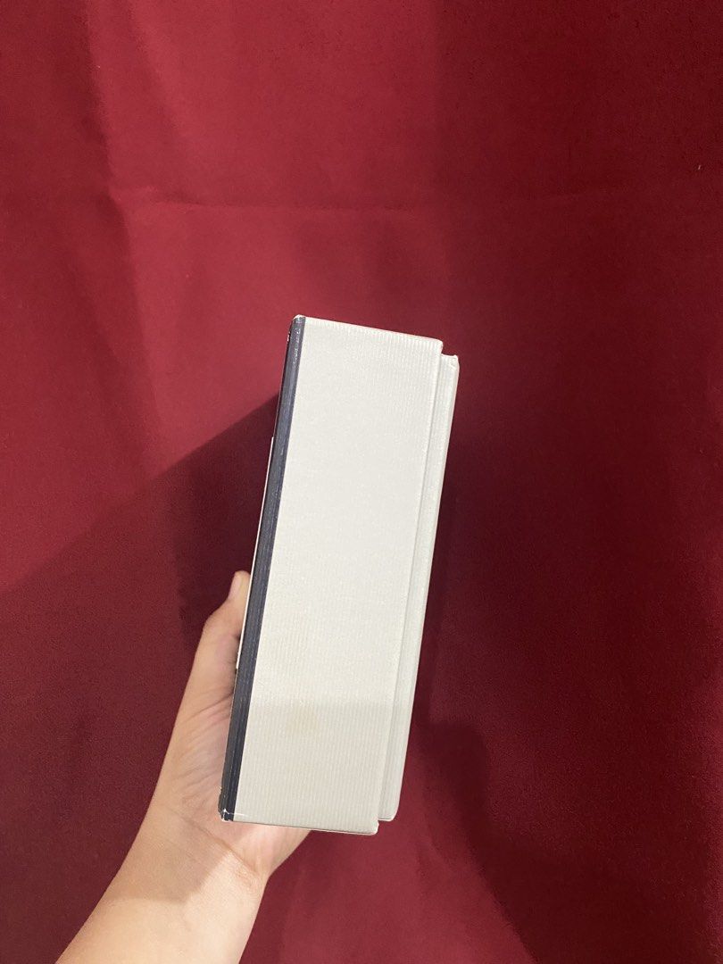 Tom Ford Box (Category: Accessory Holder, Box & Organizers) located in Manila. Submitted by angeliemataro25 (Listing ID 1425826313, Image 2). Description: please check the picture: makikita po condition ng box sa picture. thanks.